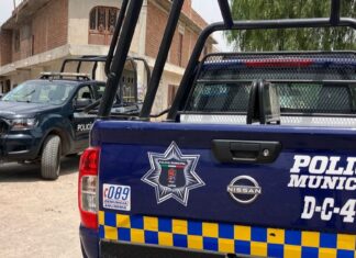 Localizan el cuerpo sin vida de una persona en el camino de acceso a la comunidad de Granjas Rojas en Valle de Santiago.