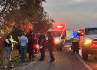 Volcadura en la Salvatierra- Celaya, no se reportaron lesionados, ni decesos.