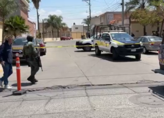 Ejecutan a un hombre en la vía pública, en la colonia Soto Innes en Salamanca.