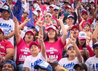Exhortan a la población en general, no solo de Valle de Santiago, sino de todo el estado a no vender su dignidad por nueve mil pesos de la «tarjeta rosa».
