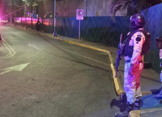 Agreden a balazos a policía en Salamanca; fue trasladado por sus compañeros para recibir atención médica.