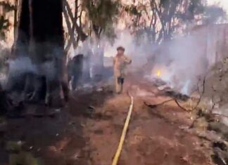 Tres lesionados y daños materiales en varias viviendas dejo un incendio cerca de las instalaciones de la feria en Salvatierra.