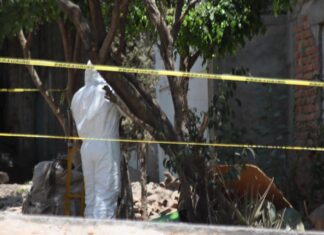 Localizan el cuerpo sin vida de una mujer al interior de un costal en la colonia Joyas de Castilla, en León.