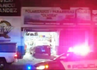 Un hombre fue asesinado al interior de un negocio de polarizado de autos en León, la noche de este lunes.
