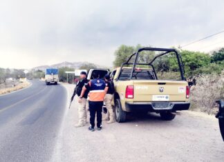 Policías de Guanajuato evita que joven atentara contra su vida en San José del Rodeo, cuando intentaba arrojarse de un puente.