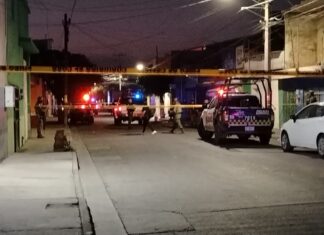 Un muerto y una mujer herida en un ataque armado en una tienda de abarrotes de la colonia Lindavista en Celaya.