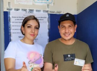 Juan Carlos Martínez Calderón ejerce su derecho al voto y pide a la ciudadanía acudir para generar el verdadero cambio.