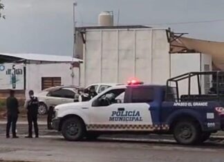 Asesinan a tres hombres en un taller mecánico en Apaseo el Grande, la tarde de este martes.