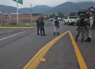 Localizan el cuerpo sin vida de una persona envuelto en plástico transparente, en el entronque de la carretera estatal La Ordeña- Juventino Rosas, en Salamanca.