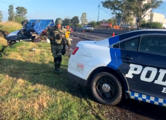 Tres muertos y cinco lesionados de gravedad, fue el saldo de una volcadura en la carretera Salamanca- Celaya.