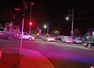 Dos ataques armados simultáneos contra instalaciones y unidades de policía municipal se registraron en Celaya la noche de este viernes.