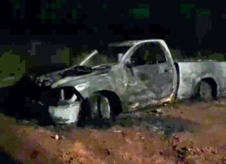Localizan una camioneta completamente calcinada en la comunidad de Charco Largo, en Tarimoro.
