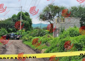 Localizan los cuerpos sin vida de tres jóvenes en una finca abandonada en la comunidad de Rancho Viejo en Valle de Santiago.