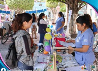 Acercan servicios esenciales de salud a la población en Santiago Maravatío.