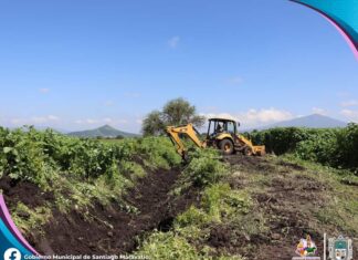 La Dirección de Desarrollo Rural y el Módulo de Riego de Salvatierra, limpiaron el Canal del Aguacate en la comunidad de Santa Teresa.