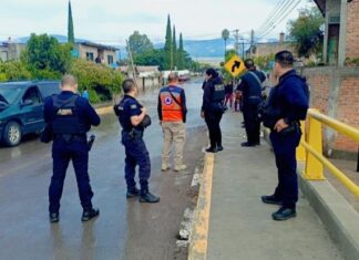 Cruce vehicular en la comunidad Estación Corralejo, fue parcialmente cerrado a la circulación.