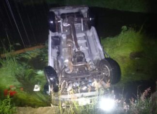 Quince integrantes de la Banda Santa Cecilia resultaron lesionados después de volcarse la unidad en la que viajaban en Tarimoro.