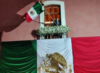 Familias salvaterrenses disfrutan de una espectacular noche mexicana