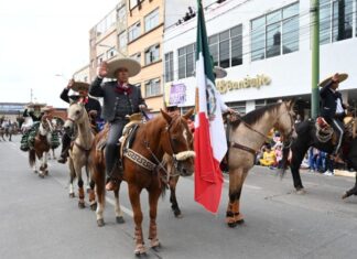 REALIZAN DESFILE EN CONMEMORACIÓN DEL INICIÓ DE INDEPENDENCIA