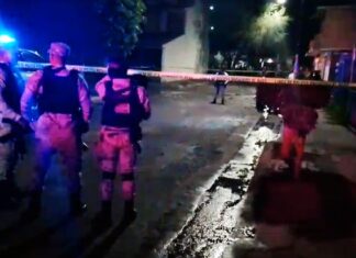 Una menor de apenas 13 años de edad, fue asesinada a balazos en su puesto de dulces, en la colonia Villas de San Juan en León