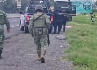 Encuentran el cuerpo sin vida de una mujer envuelta en cobijas, en la carretera Salamanca- Celaya, cerca del acceso a la comunidad de Valtierrilla.