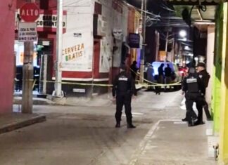 Ataque armado en un bar de la zona centro en Irapuato, dejo un saldo de una persona fallecida y tres más lesionados.