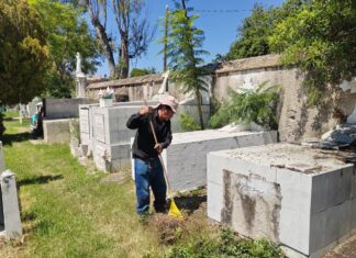 Dan mantenimiento a panteones municipales: retiran más de tonelada y media de basura