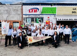 Directores y coordinadores de Salvatierra participan en desfile cívico-militar en Acámbaro