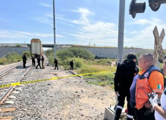Joven motociclista murió arrollado por el tren en la colonia Faja de Oro, en Purisima del Rincón.
