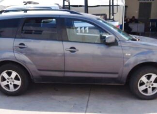 Detienen a una mujer en Acámbaro con una camioneta robada; fue puesta disposición.