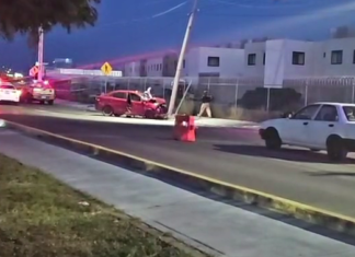 Un hombre murió, después de chocar el vehículo que conducia, con un poste en el Boulevard Bicentenario, en Salamanca.