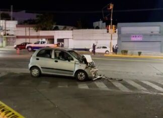 Choque en Insurgentes, esquina con Avenida León, dejo un saldo de una mujer sin vida.