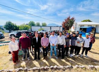 Presidente municipal visita Bachillerato SABES Manríquez para atender necesidades prioritarias