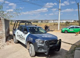 Localizan el cuerpo sin vida de un hombre en la colonia Santa Rosa Plan de Ayala en León; presentaba lesiones de arma de fuego.