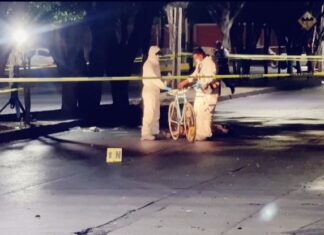 Ciclista murió arrollado en la colonia Ciudad Aurora en León, la tarde noche de este domingo.