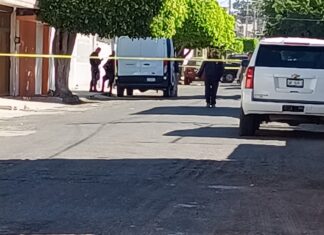 Rafaguean fachada de una vivienda en la colonia Del Parque en Celaya; al parecer propiedad del Director de Formación Policial.