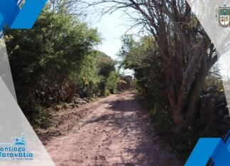 Se apoyó a la comunidad de La Pila en Santiago Maravatío , con 𝟏𝟏𝟎 𝐦𝐞𝐭𝐫𝐨𝐬 𝐜u𝐛𝐢𝐜𝐨𝐬 𝐝𝐞 𝐦𝐚𝐭𝐞𝐫𝐢𝐚𝐥 𝐝𝐞 𝐫𝐞𝐯𝐞𝐬𝐭𝐢𝐦𝐢𝐞𝐧𝐭𝐨 para la rehabilitación de la explanada y acceso principal