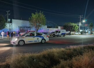 Un hombre murió atropellado por un camión de transporte público en Celaya, la noche de este lunes.