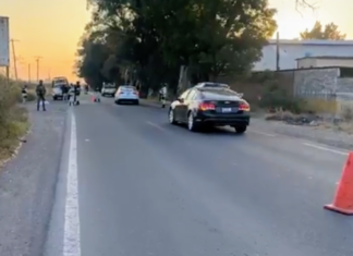 Localizan el cuerpo sin vida de una persona del sexo masculino sobre la carretera Salamanca- Juventino Rosas, la mañana de este viernes.