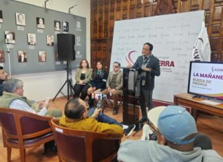 Salvatierra estrena pista de hielo como atractivo navideño