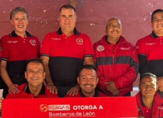 Para fortalecer su servicio, el Heroico Cuerpo de Bomberos recibe donativo “Litros con Causa”