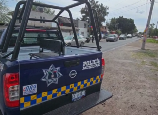 Un hombre muerto y tres tractocamiones incendiados, en un ataque armado en una pensión de tractocamiones en la comunidad de Cárdenas en Salamanca.