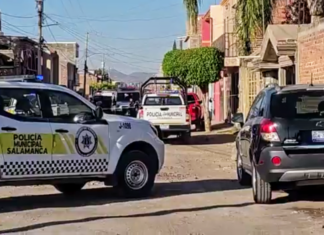 Ataque armado en una vivienda de la colonia Tomasa Esteves en Salamanca, dejo un saldo de dos personas muertas y una mas lesionada de gravedad.
