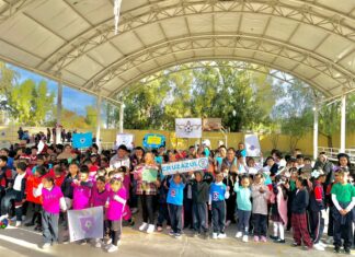 Gobierno de Salvatierra dona material deportivo a primaria en San Pedro de los Naranjos