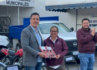 ENTREGAN PARQUE VEHICULAR A SAPAM. EN VALLE DE SANTIAGO.