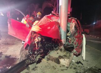 Brutal accidente en la glorieta a San Miguel de Allende dejó un saldo de un hombre sin vida y su acompañante gravemente herido.