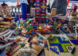 Gobierno municipal encabezado por José Daniel Sámano Jiménez, brinda espacios a comerciantes y artesanos para a mejorar su economía.