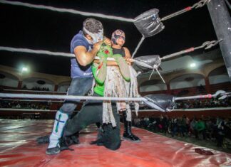 Éxito total en el gran espectáculo gratuito de lucha libre con luchadores de la AAA.