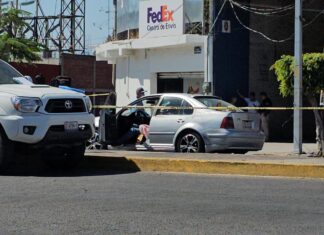 Un hombre fue asesinado a balazos en el vehículo que conducia en Irapuato.