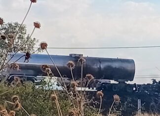 Se incendia tráiler en la autopista Querétaro – Irapuato; no se registraron decesos ni lesionados.